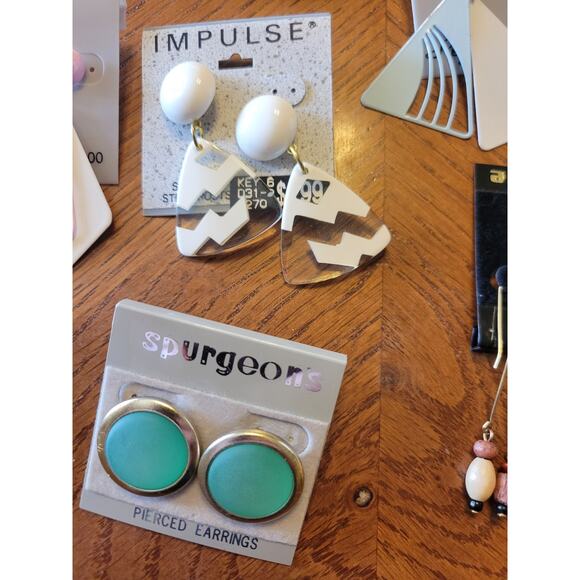 NWD Lot of Pair of Pierced Earrings 80s 90s Vintage Enamel Variety Styles - Picture 5 of 10